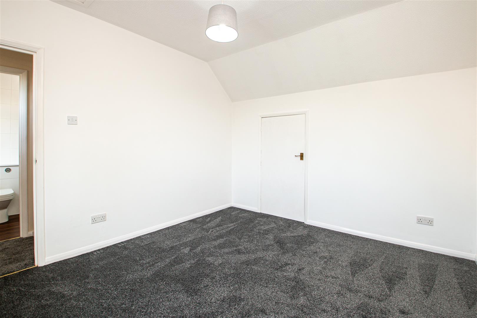 Caraway Close, Walnut Tree